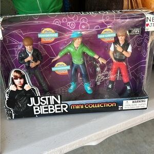 Justin Bieber Mini Collection Action Figures - Green, Red, Black 2011